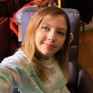 Meet your Posher, Crystal